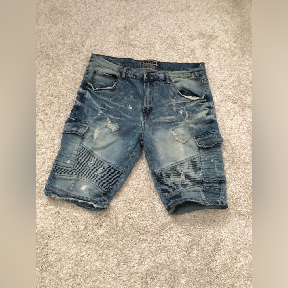 Decibel jeans Shorts Men’s Size 38W washed Blue Denim Distressed Frayed cotton